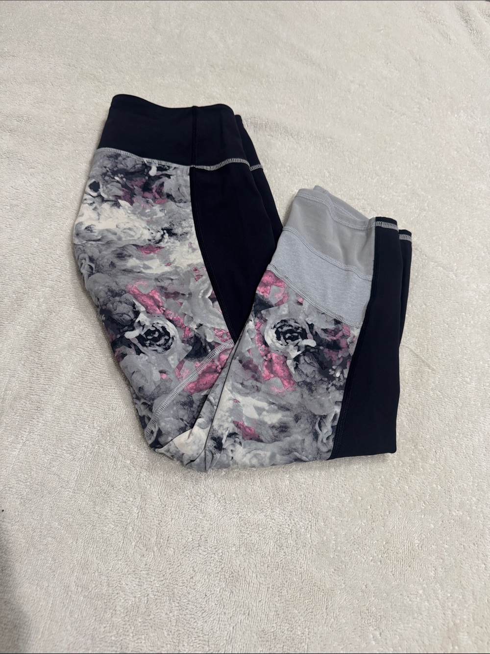 lululemon athletica Black & Gray Floral Kids Leggings with Pink Highlights